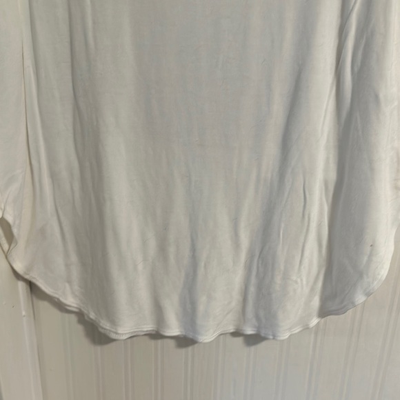 Classic White Women's Top - Picture 4 of 6